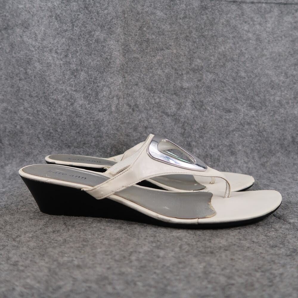 Kate Ann Shoes Womens 8 Sandals Wedge Heel Slip On Thong White Metallic Classic